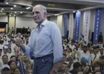 Nasry Asfura, candidato presidencial del Partido Nacional de Honduras, asumió como presidente del instituto político.