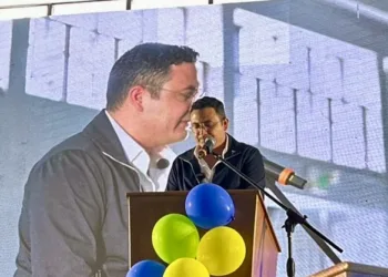 Diputado guatemalteco lanza nuevo partido “Raíces” en medio de fracturas internas al oficialismo y críticas al Ministerio Público