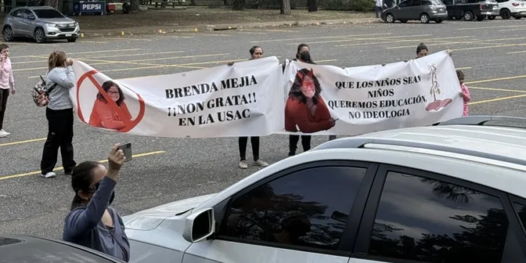 Guatemala: Agreden a diputados y periodista durante visita de fiscalización en la Universidad San Carlos