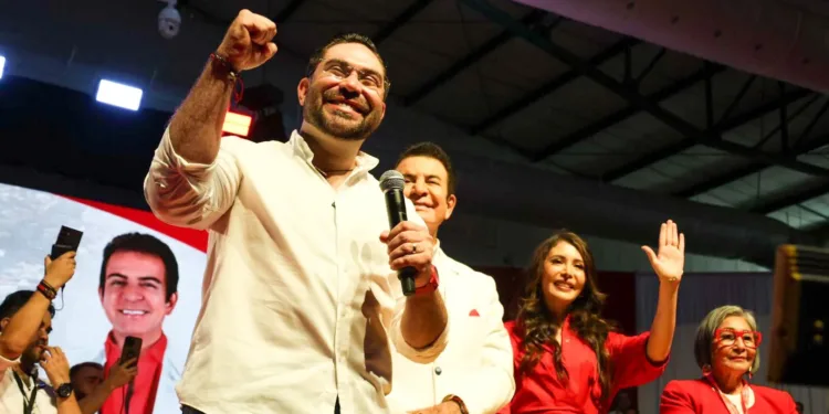 Diputado hondureño Jorge Cálix fustiga al presidente del Congreso de Honduras y lo acusa de apropiarse del legislativo