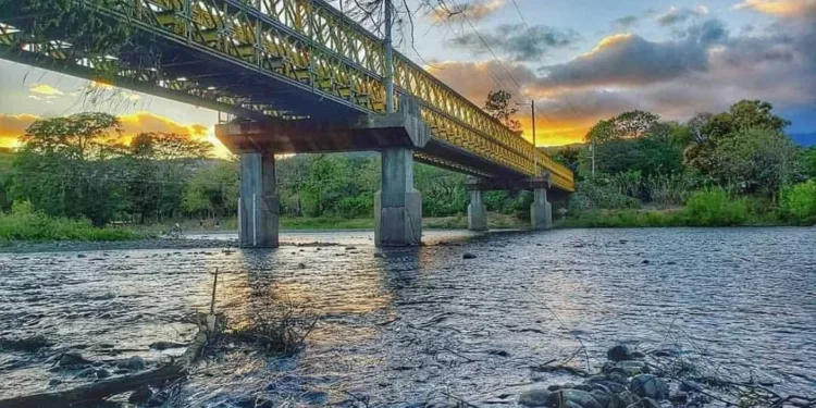 El Salvador anuncia cierre de paso fronterizo con Honduras este fin de semana por obras en nuevo puente binacional