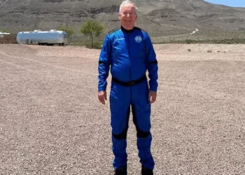 Abogado panameño viajará el sábado en misión espacial de Blue Origin