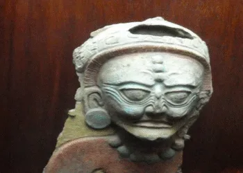 Arqueólogos hallan en Belice primeras herramientas mayas usadas para tatuar