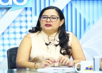 Organizaciones internacionales piden liberar a abogada salvadoreña crítica de Bukele
