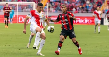 Final sin brillo y con tensión en Costa Rica: Alajuelense y Herediano empatan sin goles