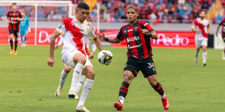 Final sin brillo y con tensión en Costa Rica: Alajuelense y Herediano empatan sin goles