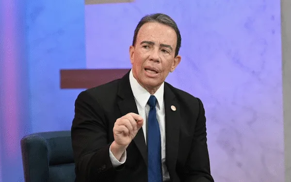 Guatemala proyecta hasta $23,500 millones en remesas en 2025