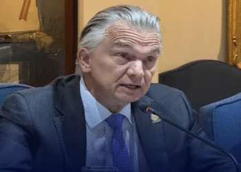 Canciller costarricense enfrenta demanda penal de empresaria hondureña que lo acusa de administración fraudulenta