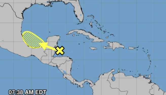 Vigilan posible formación de tormenta frente a Belice y costas de México