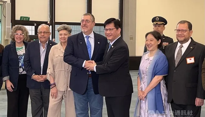 Presidente de Guatemala inicia visita oficial a Taiwán para estrechar lazos