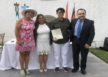 Boda de dos mujeres en embajada de México en Guatemala desata polémica