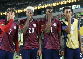 Costa Rica disputará con México este domingo el liderato el Grupo A en la Copa Oro