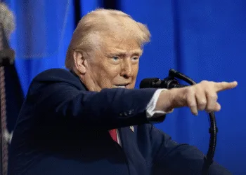 EE. UU. cancela el parole humanitario para medio millón de migrantes y ordena su salida inmediata