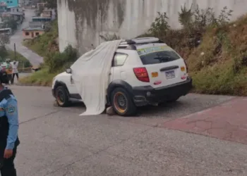 Periodista salvadoreño es asesinado en Honduras mientras trabajaba como taxista