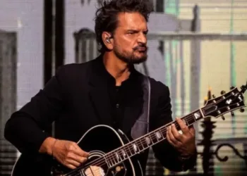 Ricardo Arjona anuncia gira: del quirófano al escenario más icónico del mundo