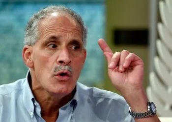 Candidato nacionalista hondureño defiende su estilo político de bajo perfil y dice que él “es de verdad”, sin bótox ni pelo pintado