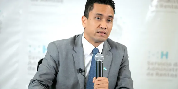 Colegio de Periodistas de Honduras denuncia persecución judicial contra Dagoberto Rodríguez por parte del ministro de Finanzas