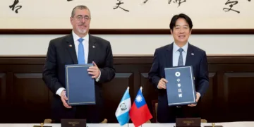 Presidente guatemalteco comparte optimismo por resultados de su gira por Taiwán