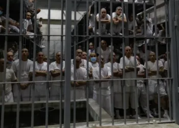 ONG demandan acuerdo entre EEUU y El Salvador por considerar que viola derechos de migrantes detenidos