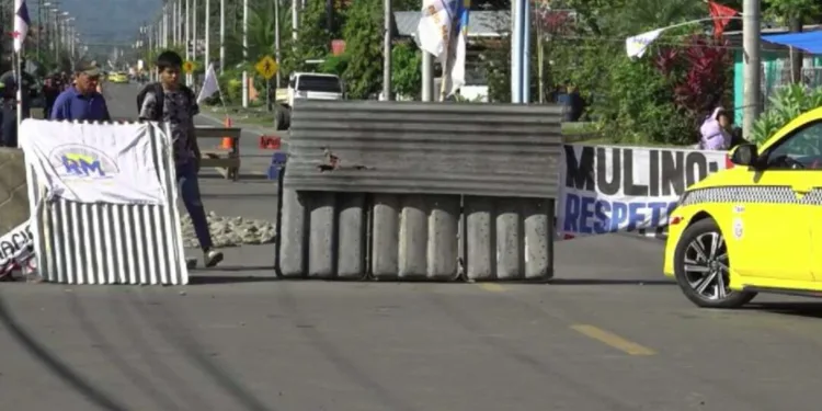 Presidente panameño condiciona reactivación del proyecto bananero a levantamiento de cierres en Bocas del Toro