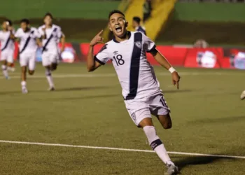 Guatemala remonta, golea y sueña con el Mundial 2026