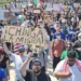 Protestas en Los Ángeles contra redadas migratorias paralizan autopistas y desatan polémica por despliegue federal