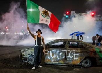 Guatemala y Honduras hacen llamados a la calma y refuerzan asistencia consular ante operativos migratorios y protestas en Los Ángeles