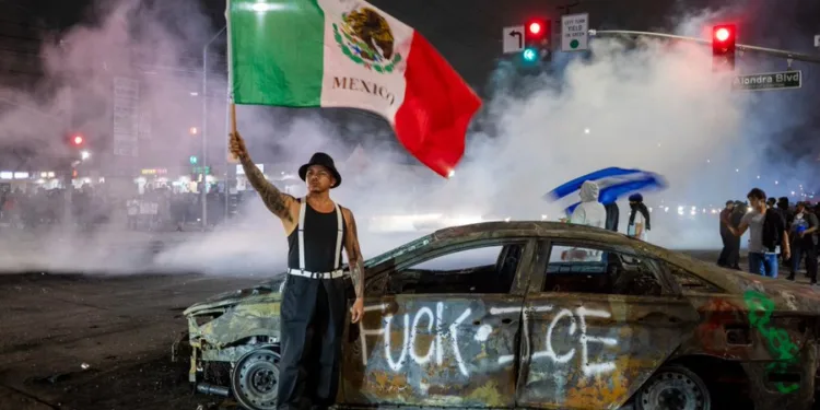 Guatemala y Honduras hacen llamados a la calma y refuerzan asistencia consular ante operativos migratorios y protestas en Los Ángeles