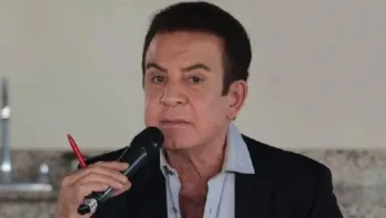 Choque de visiones en campaña hondureña: candidato oficialista culpa al sistema, su adversario liberal advierte colapso si no gana