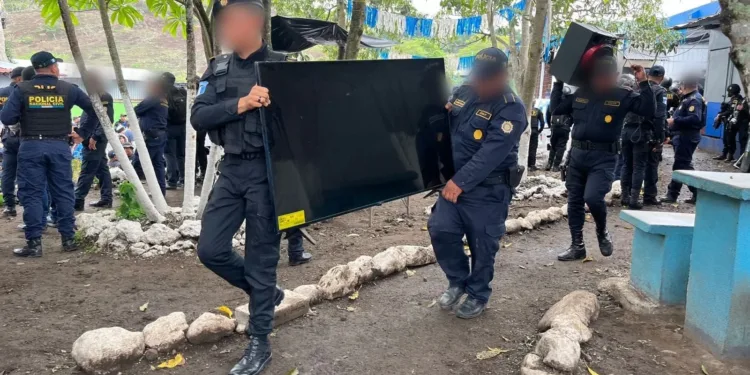 Director de policía guatemalteca confirma que algunos reos tienen “comodidades” en prisión autorizadas por jueces