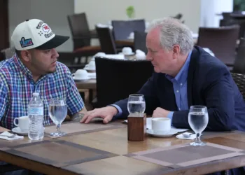 Gobierno de Trump afirma que cumple con la orden de haber repatriado a migrante salvadoreño deportado por error