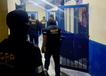 Requisa en prisión Renovación I de Escuintla, Guatemala (fotografía de la PNC).