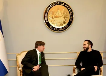 EEUU reafirma alianza con El Salvador tras reunión entre subsecretario de Estado y Bukele