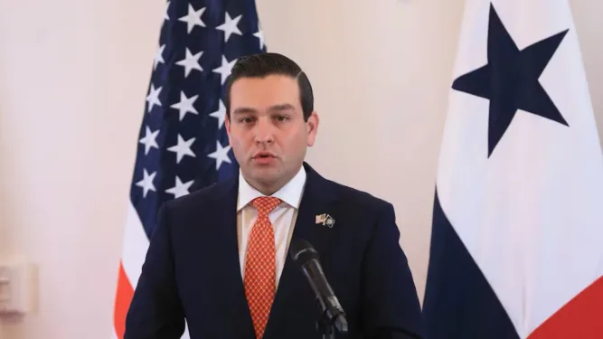 Embajador de EEUU en Panamá responde a críticas del presidente Mulino y cuestiona a China