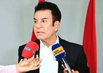 Honduras: Candidato presidencial liberal acusa a su rival oficialista de usar recursos del Estado para su campaña presidencial