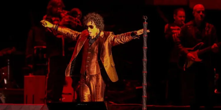 El huracán Bunbury arrasó San Salvador: 11 años después, el rock poético del aragonés volvió con fuerza telúrica