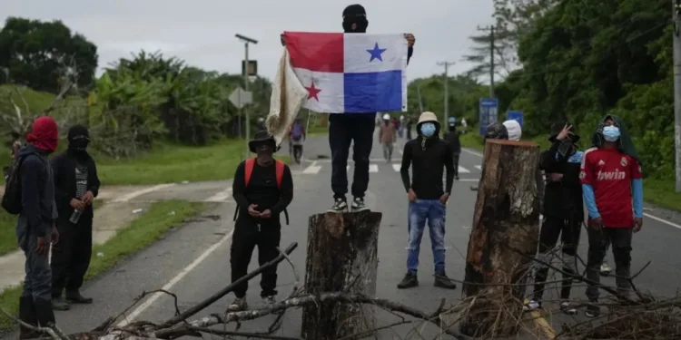 Gremios periodísticos condenan agresiones a periodistas durante cobertura en Bocas del Toro