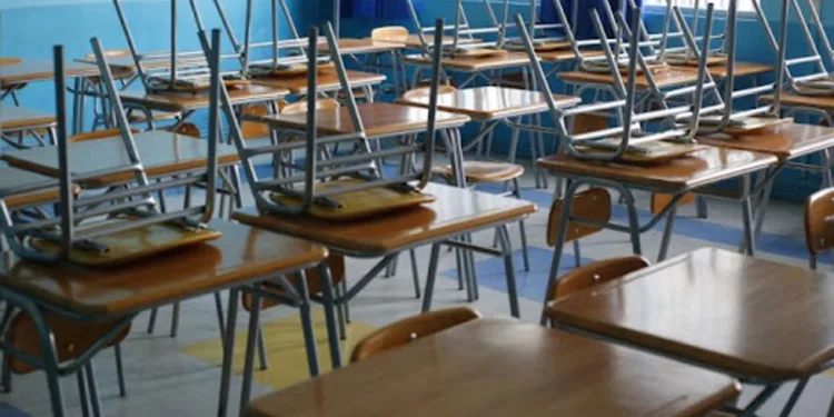 Alcaldes hondureños denuncian incumplimiento del Gobierno en entrega de fondos para reparar escuelas