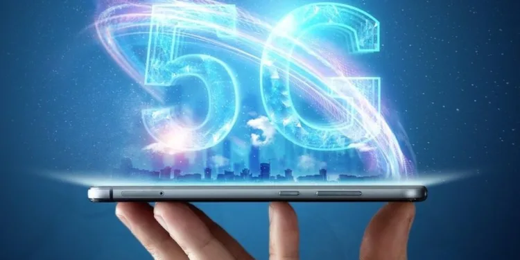 Costa Rica da el salto al 5G y firma contrato con Claro y Liberty para desplegar la nueva red