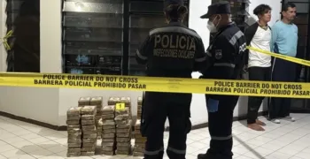 Policía de El Salvador incauta 134 kilos de cocaína a 10 millas náuticas de su costa