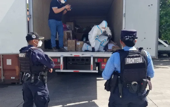 Equipo canino entrenado por EEUU detecta fentanilo oculto en Honduras, informa la embajada en Tegucigalpa