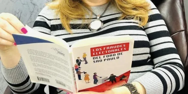 Alejandro Peña Esclusa libera derechos de su libro sobre fraudes electorales para Honduras en medio de polarización política previa a comicios 2025