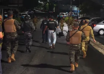 Gobierno de El Salvador despliega cerco de seguridad en populosa zona urbana ante intento de reagrupación de pandillas