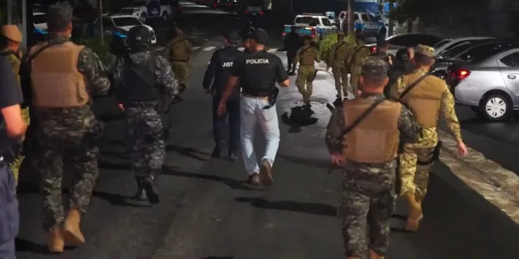 Gobierno de El Salvador despliega cerco de seguridad en populosa zona urbana ante intento de reagrupación de pandillas