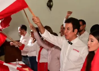Oficialismo en Honduras está en pánico electoral y por eso ataca y busca sabotajes, dice candidato liberal