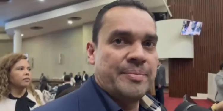Diputado nacionalista acusa al oficialismo hondureño de “mentir” sobre la llegada de la CICIH y asegura que Nasri Asfura será el próximo presidente