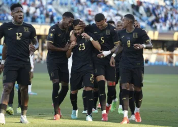 Honduras ruge en la Copa Oro y El Salvador se despide sin gloria