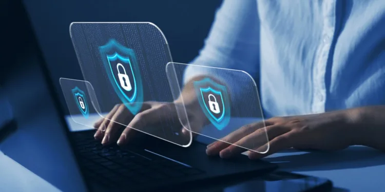 Asociación Bancaria Salvadoreña advierte que crece el riesgo de engaños en plataformas financieras y redes sociales