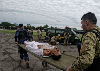 Fuerzas salvadoreñas y estadounidenses realizan entrenamiento médico y brindan asistencia a ciudadanos