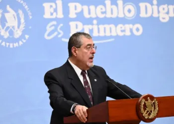 Guatemala ofrecerá asilo a migrantes nicaragüenses deportados por Estados Unidos